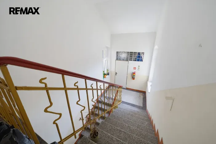 Prodej bytu 3+1, Karlovy Vary, Krymská, 83 m2