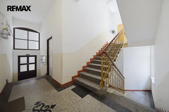 Prodej bytu 3+1, Karlovy Vary, Krymská, 83 m2
