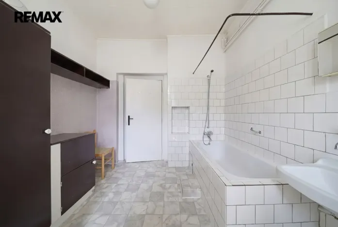 Prodej bytu 3+1, Karlovy Vary, Krymská, 83 m2