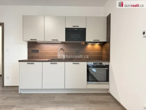 Pronájem bytu 2+kk, Karlovy Vary, Rolavská, 48 m2