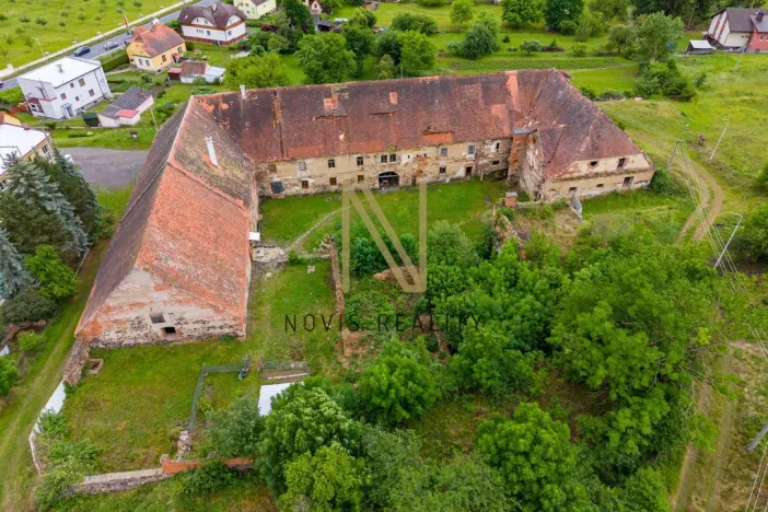 Prodej zemědělské usedlosti, Červené Poříčí, 1400 m2