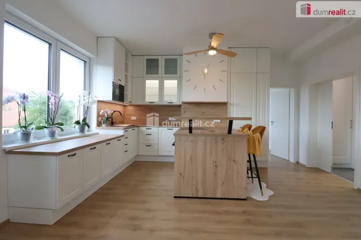 Pronájem bytu 3+kk, Karlovy Vary, Šumavská, 86 m2