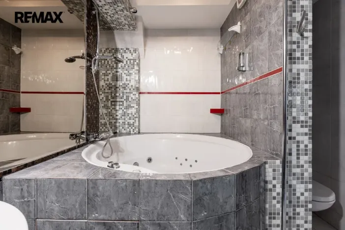 Prodej bytu 2+kk, Karlovy Vary, Horova, 86 m2