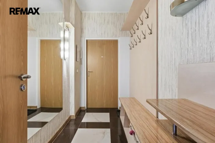 Prodej bytu 2+kk, Karlovy Vary, Horova, 86 m2