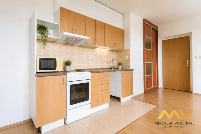 Pronájem bytu 2+kk, Hradec Králové - Kukleny, Pražská třída, 50 m2