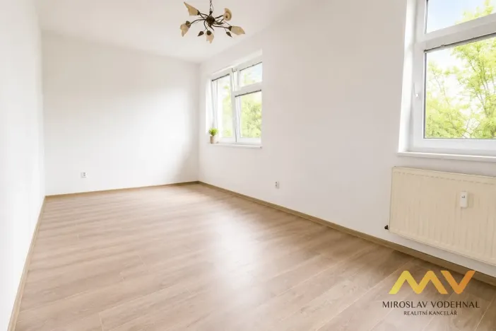 Pronájem bytu 2+kk, Hradec Králové - Kukleny, Pražská třída, 50 m2