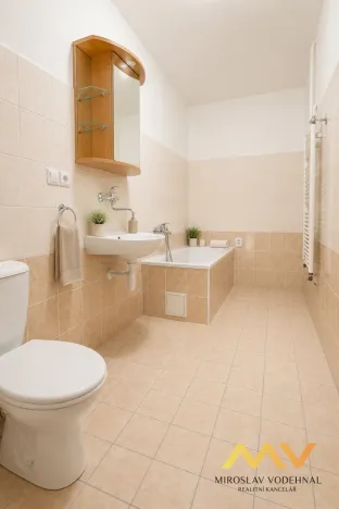 Pronájem bytu 2+kk, Hradec Králové - Kukleny, Pražská třída, 50 m2