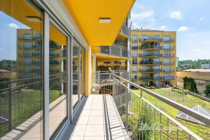 Pronájem bytu 1+kk, Praha - Vysočany, Na Harfě, 43 m2