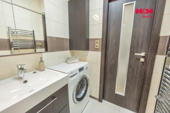 Prodej bytu 2+kk, Praha - Kobylisy, Rajmonova, 44 m2