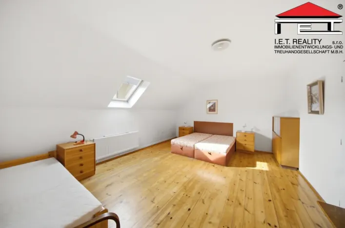 Prodej rodinného domu, Rynholec, nám. 1. máje, 561 m2