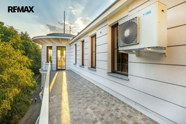Prodej bytu 6+kk a větší, Karlovy Vary, Svahová, 537 m2