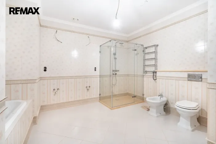 Prodej bytu 6+kk a větší, Karlovy Vary, Svahová, 537 m2