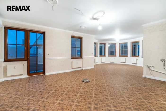 Prodej bytu 6+kk a větší, Karlovy Vary, Svahová, 537 m2