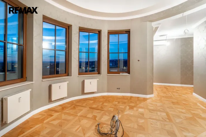 Prodej bytu 6+kk a větší, Karlovy Vary, Svahová, 537 m2