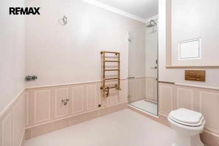Prodej bytu 6+kk a větší, Karlovy Vary, Svahová, 537 m2