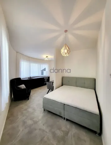 Pronájem bytu 1+kk, Praha, Kobylákova, 30 m2