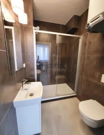 Pronájem bytu 1+kk, Praha, Kobylákova, 30 m2