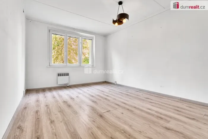 Prodej bytu 2+1, Karlovy Vary - Dvory, Chebská, 62 m2