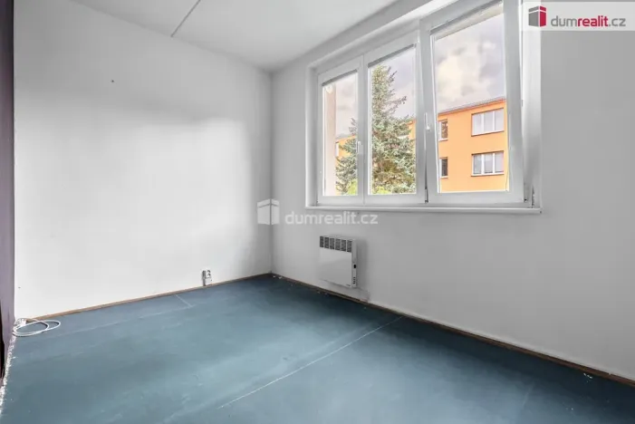Prodej bytu 2+1, Karlovy Vary - Dvory, Chebská, 62 m2