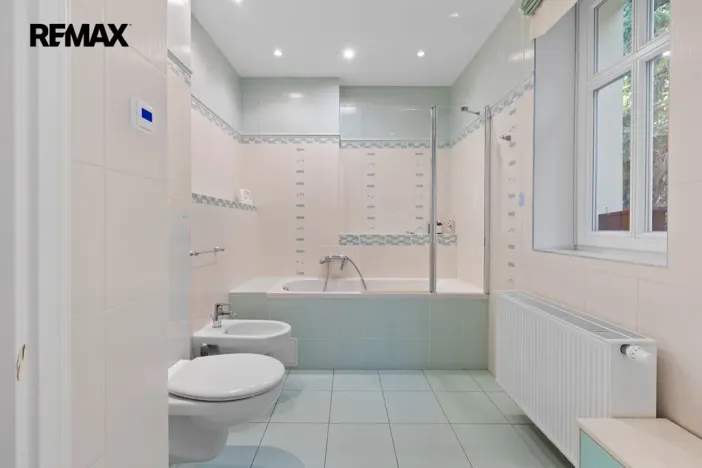 Prodej rodinného domu, Karlovy Vary, Tyršova, 321 m2