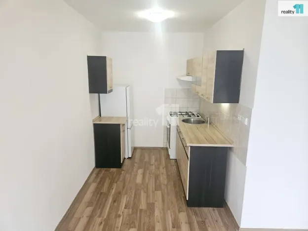 Prodej bytu 2+kk, Praha - Lhotka, Novodvorská, 41 m2