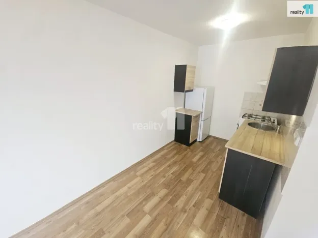 Prodej bytu 2+kk, Praha - Lhotka, Novodvorská, 41 m2