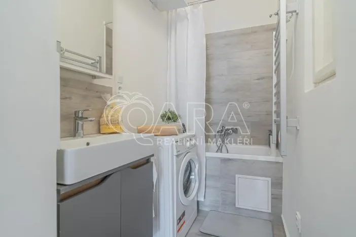 Pronájem bytu 1+kk, Praha - Holešovice, Jankovcova, 27 m2