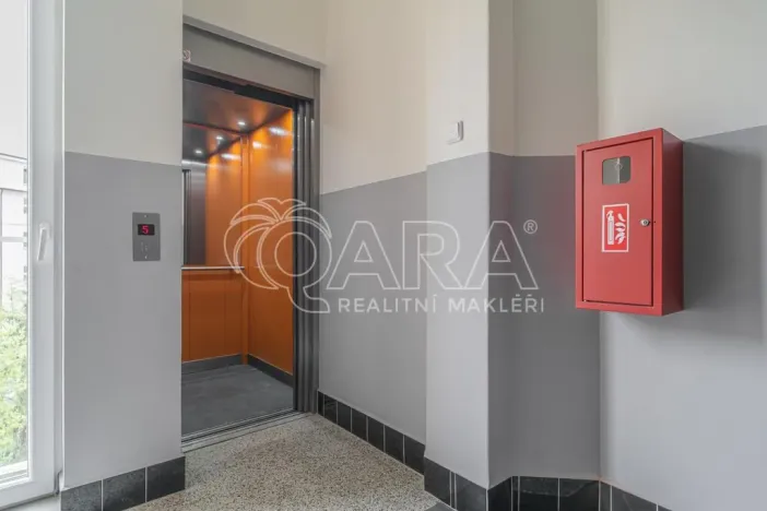 Pronájem bytu 1+kk, Praha - Holešovice, Jankovcova, 27 m2