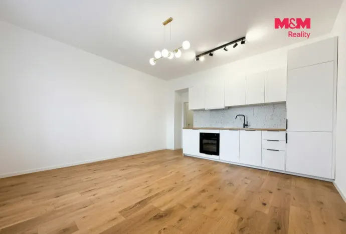 Pronájem bytu 1+kk, Praha - Vršovice, Petrohradská, 30 m2