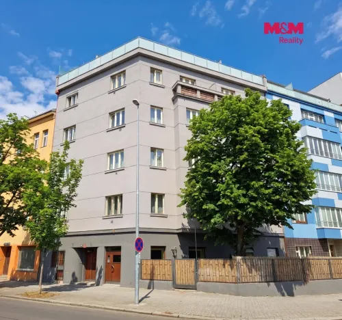 Pronájem bytu 1+kk, Praha - Vršovice, Petrohradská, 30 m2