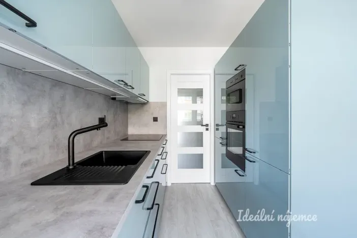 Pronájem bytu 3+1, Praha, Janského, 74 m2