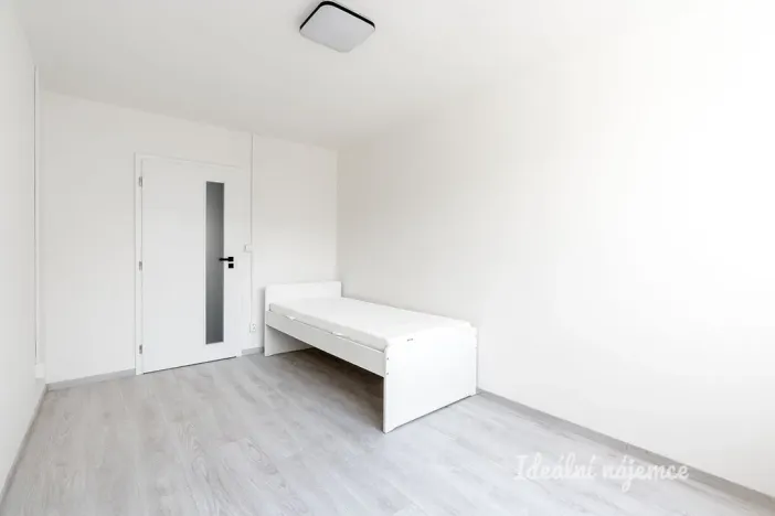 Pronájem bytu 3+1, Praha, Janského, 74 m2