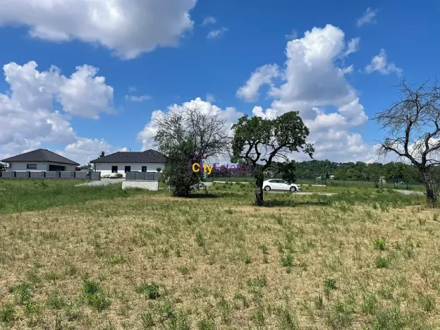 Prodej pozemku pro bydlení, Dobrovice, Na Spravedlnosti, 1090 m2