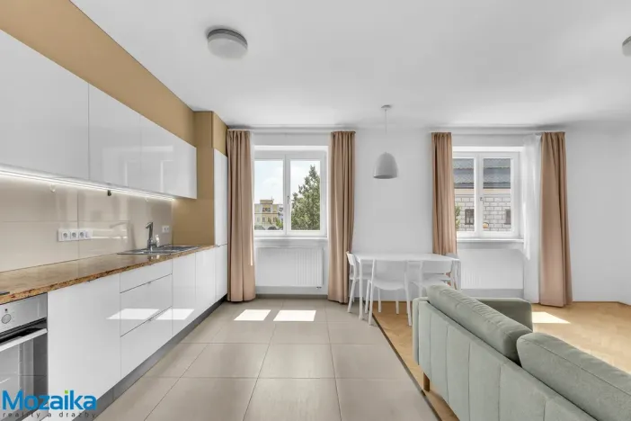 Pronájem bytu 2+kk, Lanškroun - Lanškroun-Vnitřní Město, nám. J. M. Marků, 62 m2