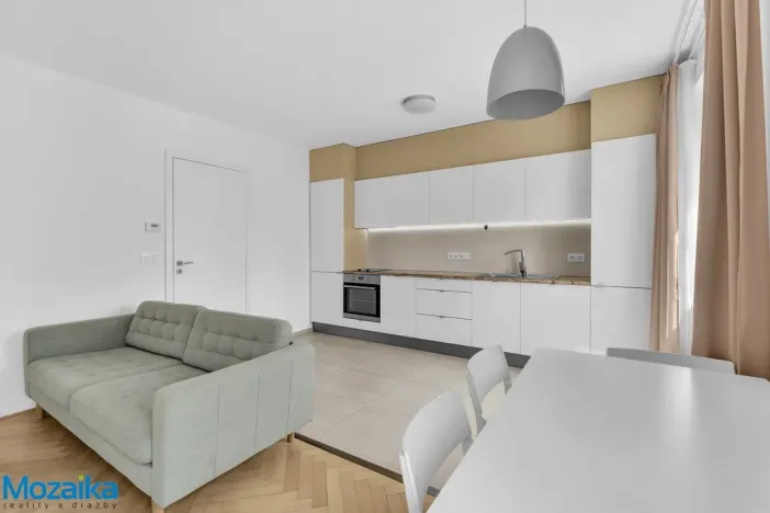 Pronájem bytu 2+kk, Lanškroun - Lanškroun-Vnitřní Město, nám. J. M. Marků, 62 m2