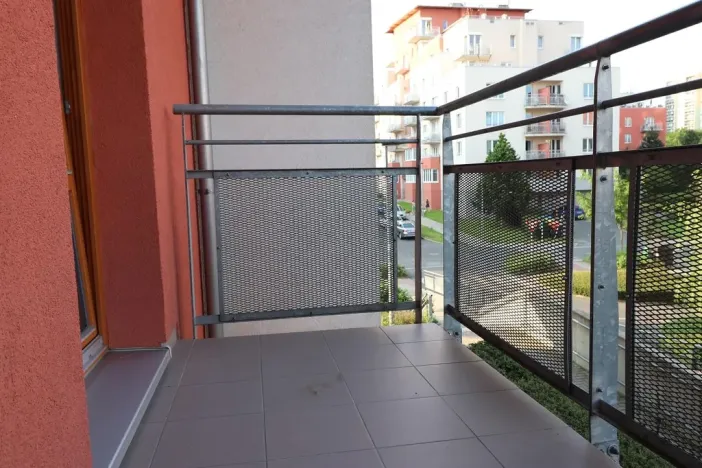 Pronájem bytu 1+kk, Praha - Záběhlice, Mattioliho, 35 m2
