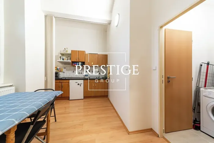 Pronájem bytu 1+1, Praha - Vinohrady, Šafaříkova, 39 m2