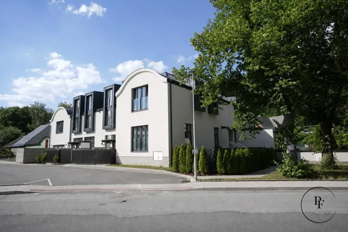 Prodej bytu 3+kk, Bělá pod Bezdězem, U Kina, 70 m2