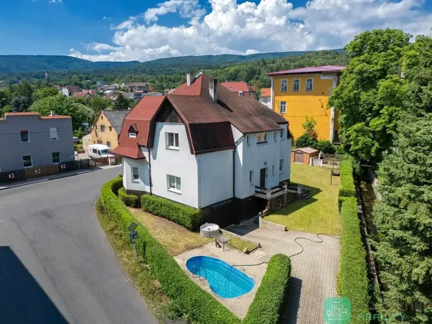 Prodej vícegeneračního domu, Hrob, 346 m2