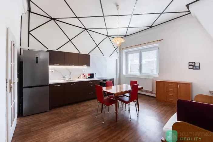 Prodej vícegeneračního domu, Hrob, 346 m2