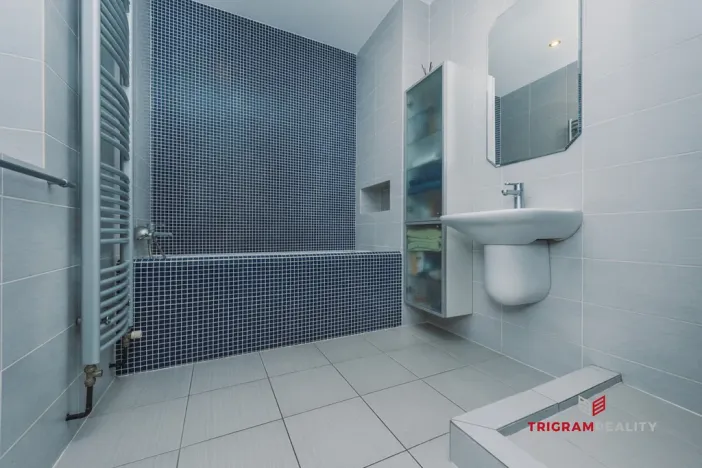 Pronájem bytu 2+1, Hradec Králové, Eliščino nábřeží, 80 m2