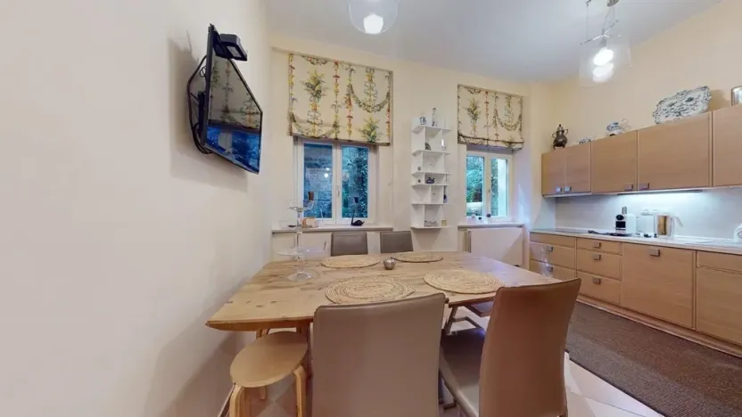 Prodej bytu 2+1, Karlovy Vary, Zámecký vrch, 64 m2