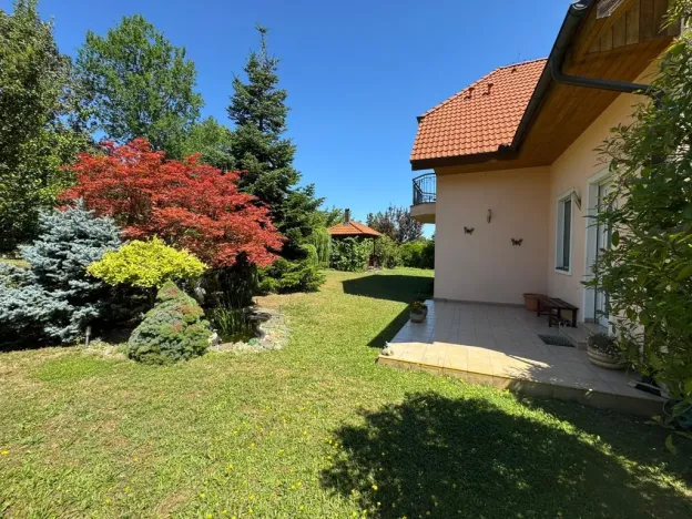 Prodej rodinného domu, Praha - Lysolaje, Nad Helmrovkou, 300 m2