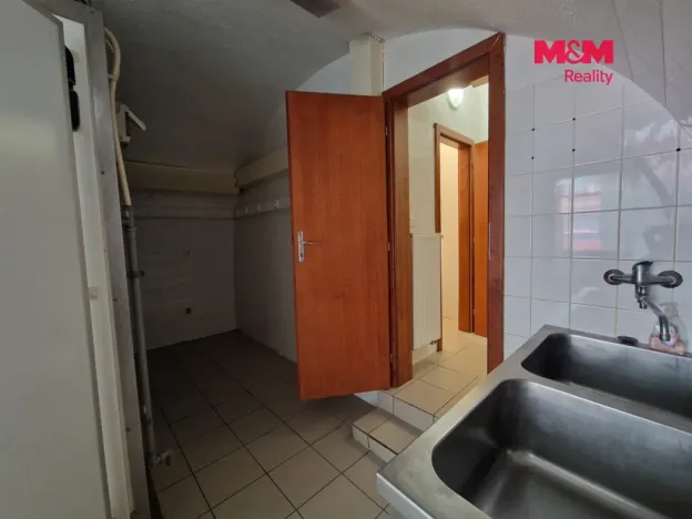 Pronájem obchodního prostoru, Kolín - Kolín I, Na Hradbách, 39 m2