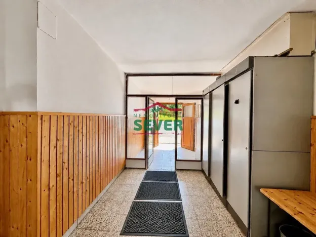 Prodej komerční nemovitosti, Hora Svaté Kateřiny, nám. Pionýrů, 800 m2