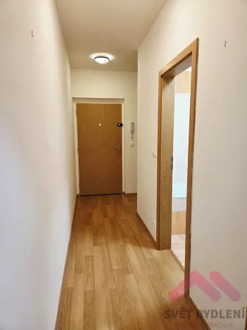 Pronájem bytu 1+kk, Praha - Uhříněves, Václava Trojana, 37 m2