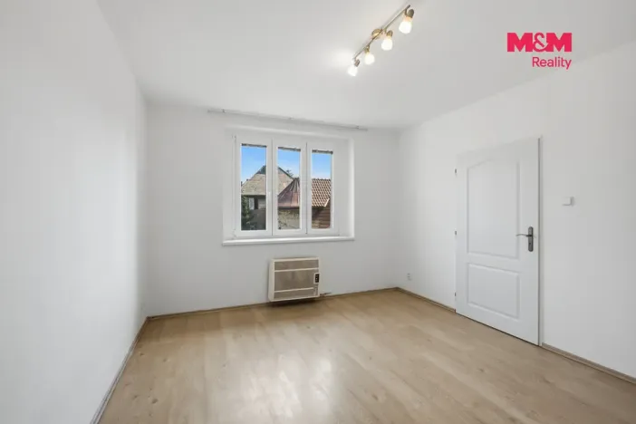 Prodej bytu 2+1, Louny, Jarošova, 50 m2