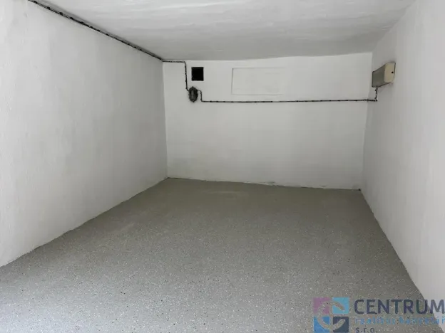Pronájem garáže, Liberec - Liberec III-Jeřáb, Hanychovská, 18 m2