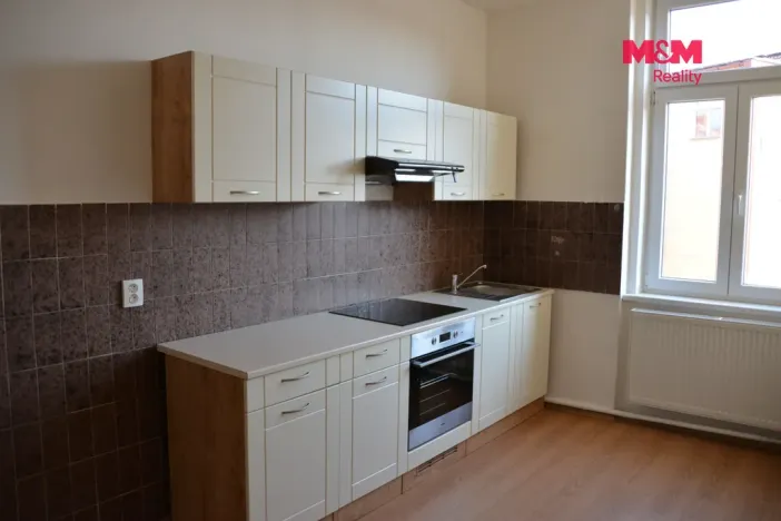 Pronájem bytu 2+1, Teplice, 28. října, 67 m2