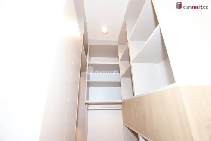 Pronájem bytu 2+kk, Praha - Podolí, Vodárenská, 57 m2